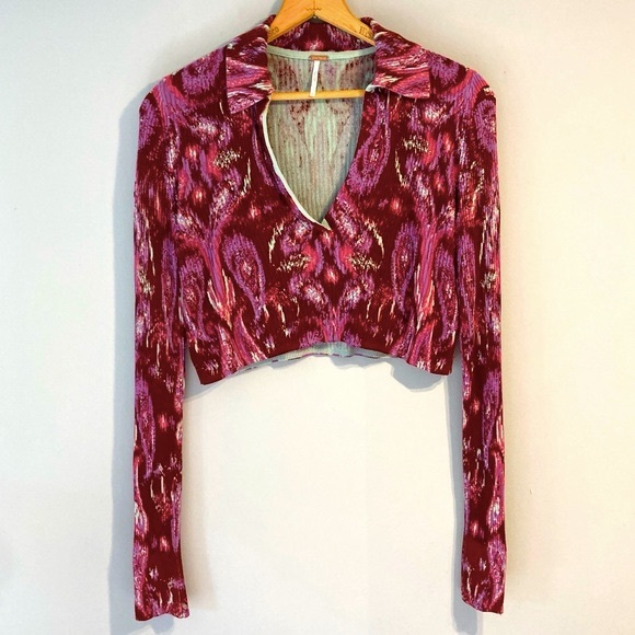 Free People Cherie ribbed v neck sweater in wine abstract swirl paisley print - Picture 4 of 8